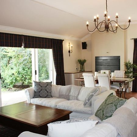 Bed and Breakfast Camelot In Constantia Ciudad del Cabo Exterior foto